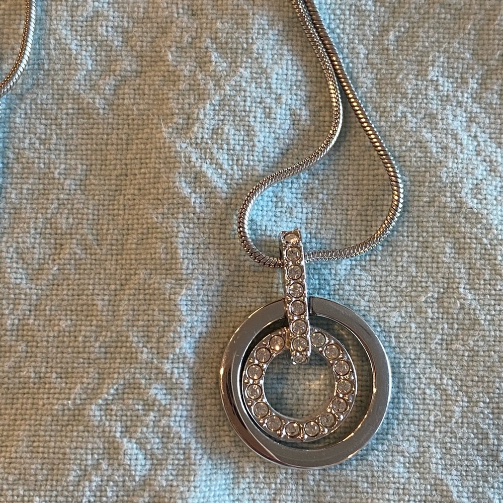 Swarovski necklace with two-circles pendant